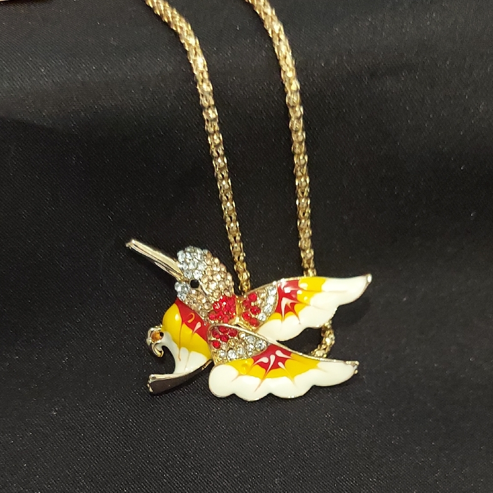 BETSEY JOHNSON Hummingbird Pendant Necklace
